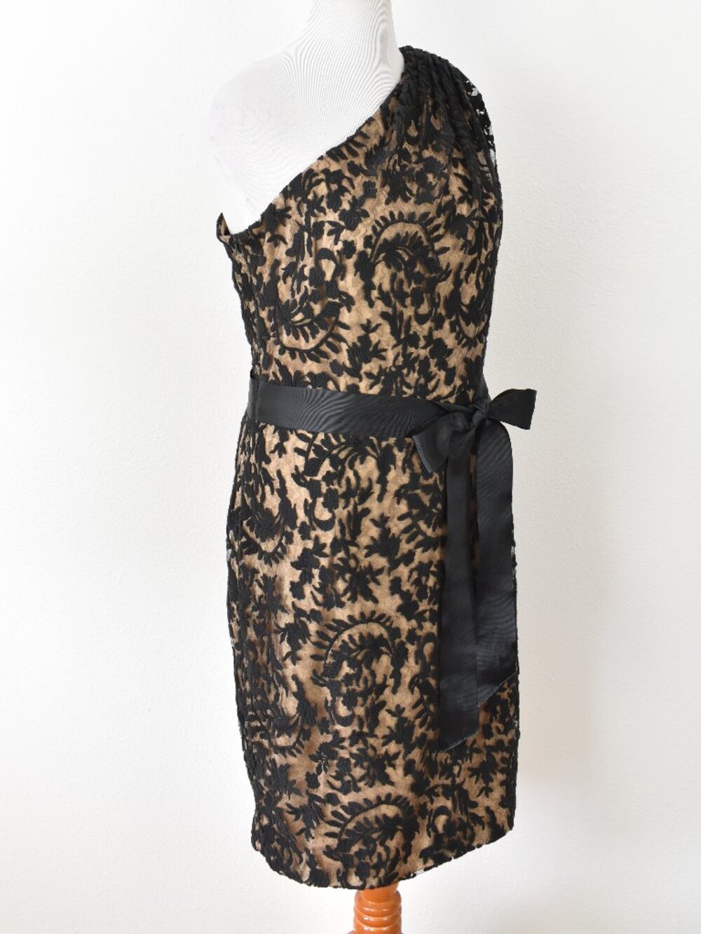 Tadashi Shoji One Shoulder Lace Cocktail Dress - 16 - Picture 8 of 9